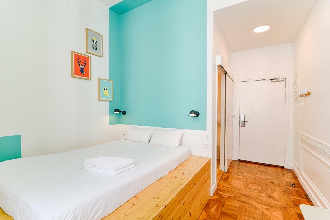 Slo Lyon Les Pentes (Adults Only) Hostel Bagian luar foto